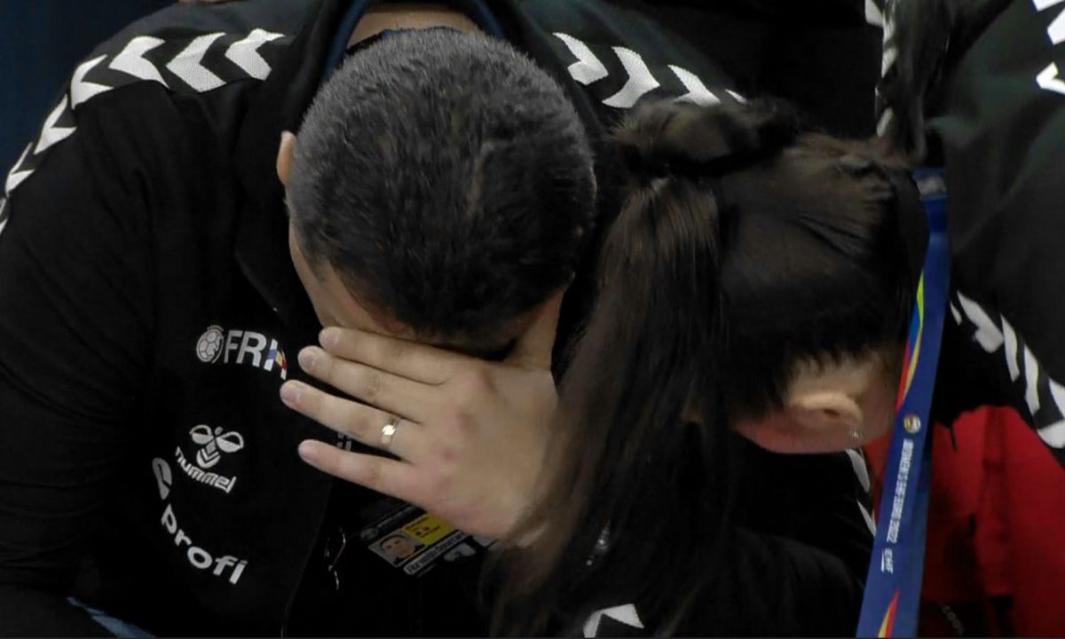 I s-a făcut rău » Florentin Pera, doborât de emoții după România - Spania