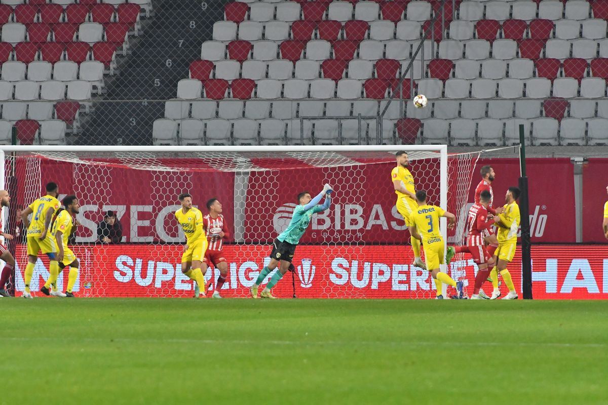 Sepsi OSK a făcut instrucție cu Petrolul, 2-0, și s-a apropiat de play-off