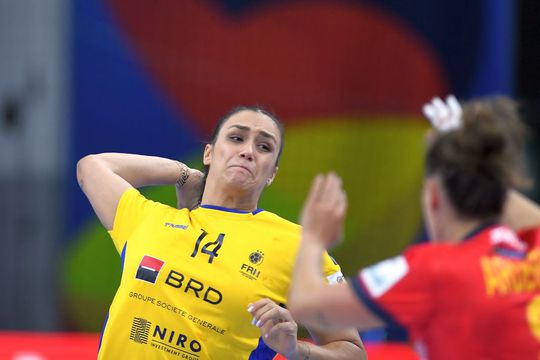 Bianca Bazaliu (25 de ani) a adus victoria României la ultima fază a partidei cu Spania, 28-27. Interul dreapta a marcat de la aproximativ 15 metri.