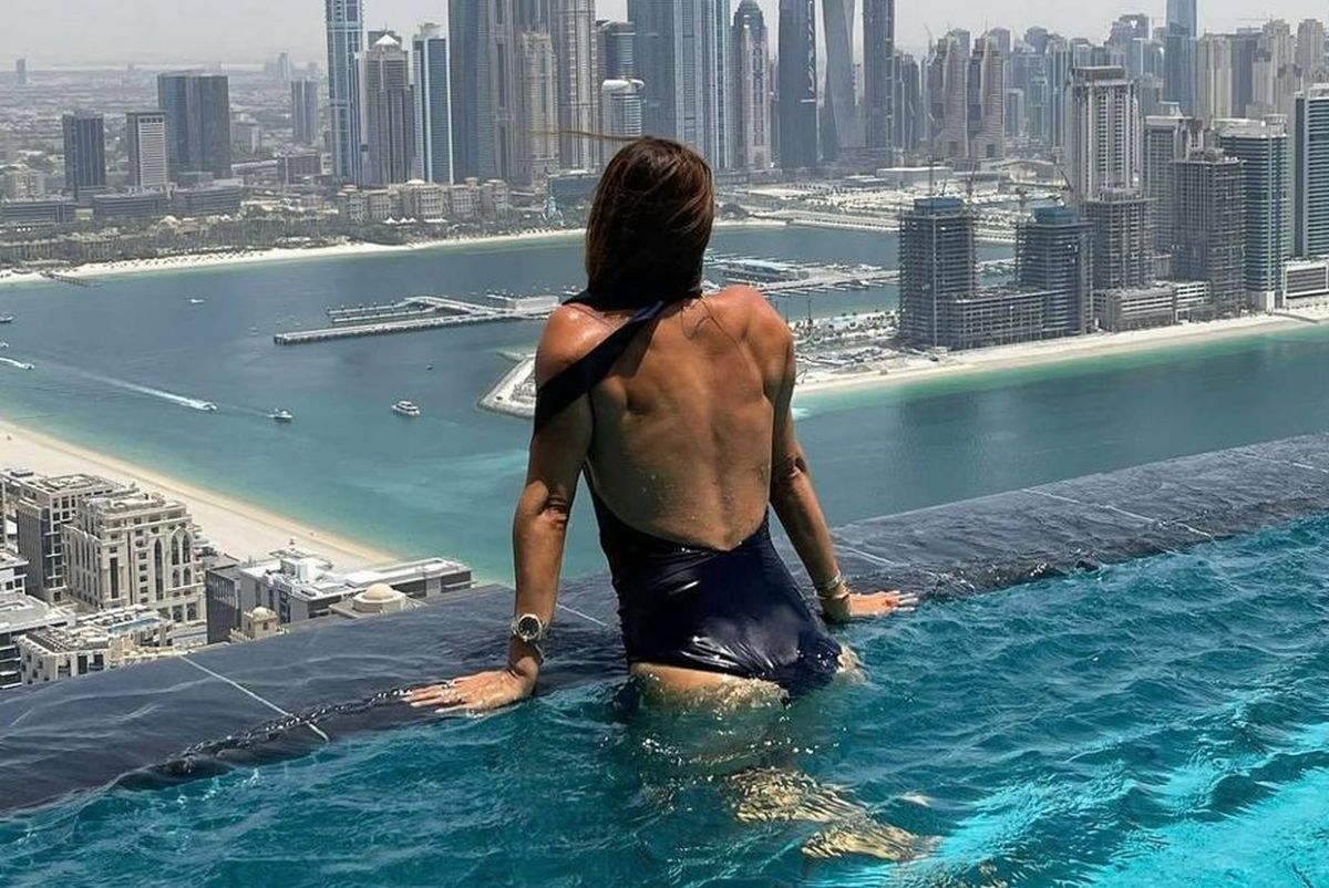 Imaginile spectaculoase postate de soția lui Dan Petrescu în Dubai » Ipostaze sexy cu soția antrenorului de la CFR Cluj