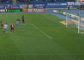 Fază neverosimilă în Poli Iași - CFR Cluj » CINCI șuturi consecutive, inclusiv o ratare cu poarta goală