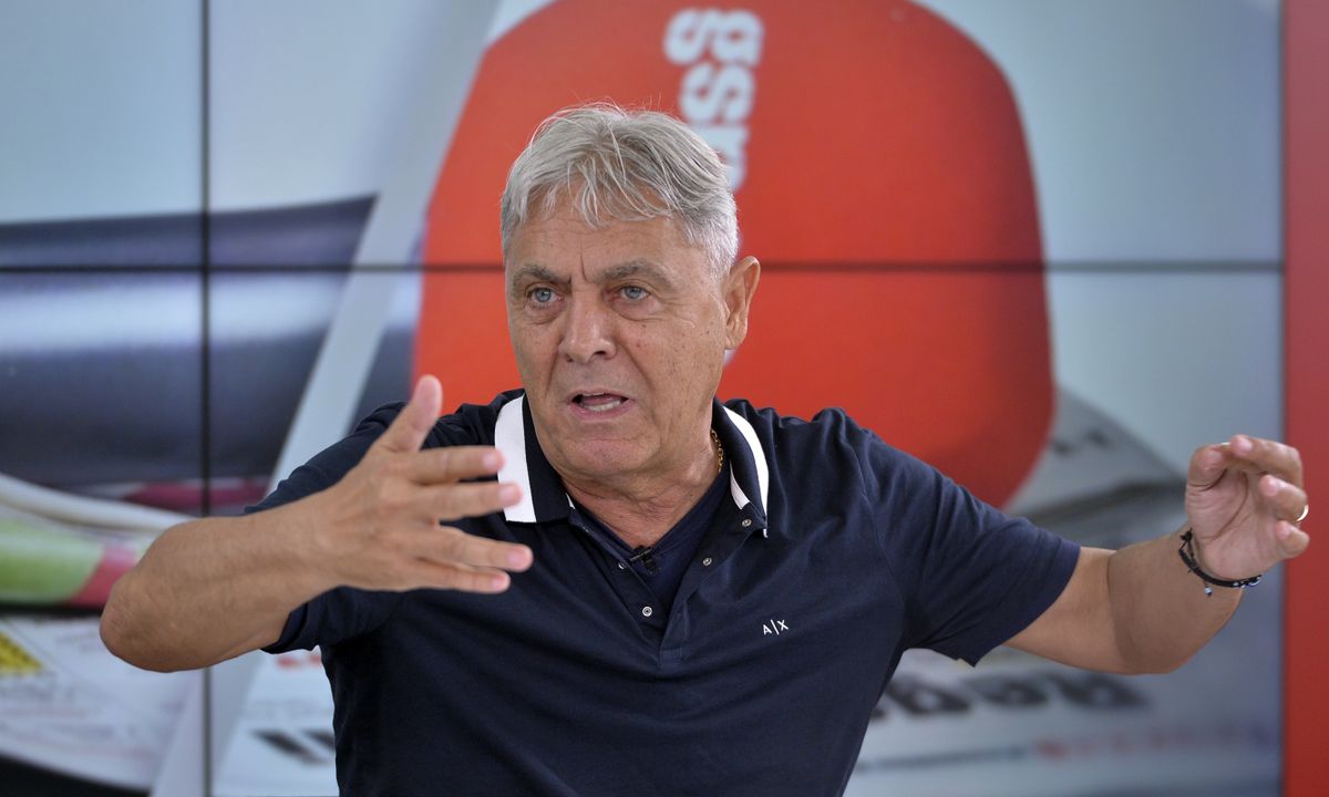 „M-am dus în fața oglinzii și mi-am dat două palme: «Băi, ești fraier!»”. Poveștile neștiute ale lui Sorin Cârțu: „Mi-am mai dat pantalonii jos și am arătat la lume...”