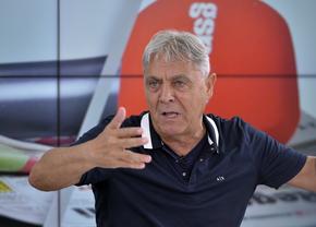 „M-am dus în fața oglinzii și mi-am dat două palme: «Băi, ești fraier!»”. Poveștile neștiute ale lui Sorin Cârțu: „Mi-am mai dat pantalonii jos și am arătat la lume...”
