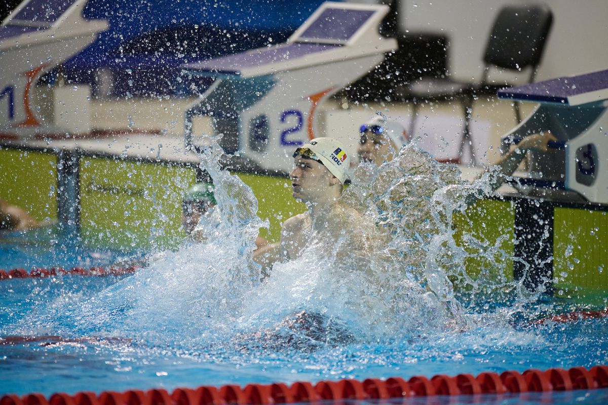 Cele mai spectaculoase imagini din proba de 100 de metri mixt de la Campionatele Naționale de natație în bazin scurt