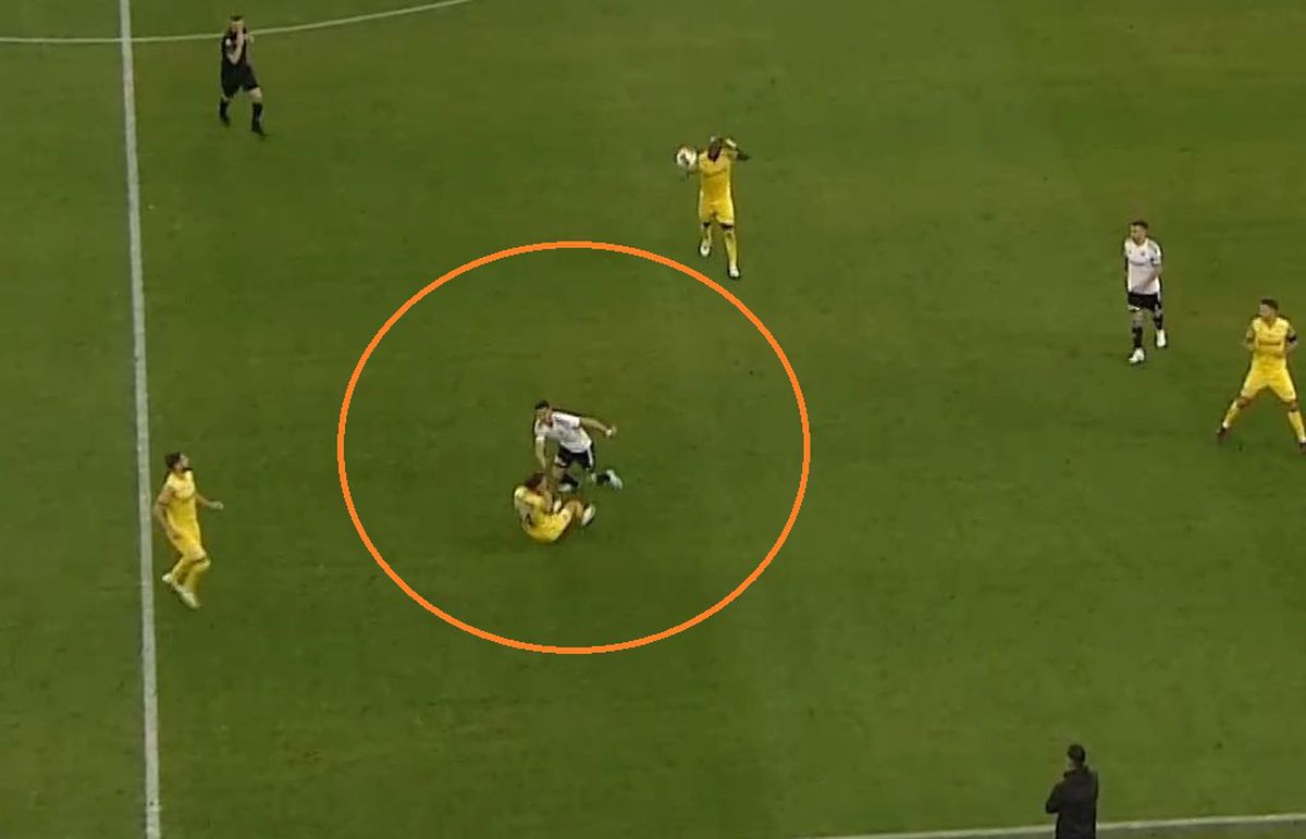 „Total nepregătit!” » Lăsat în 10 oameni cu Petrolul, Sabău s-a plâns de arbitraj