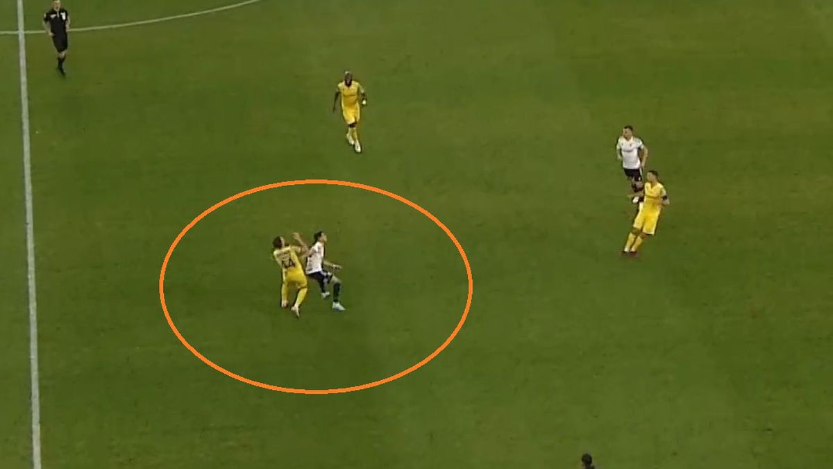 Eliminat imediat după ce a intrat pe teren! Vali Gheorghe a jucat doar 4 minute în U Cluj - Petrolul