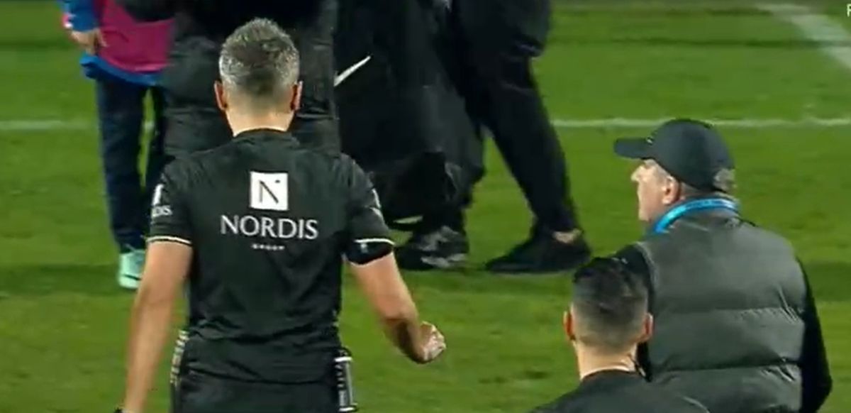 Hagi, furios după meci! A văzut ROȘU direct și l-a „fugărit” pe arbitru pe teren!
