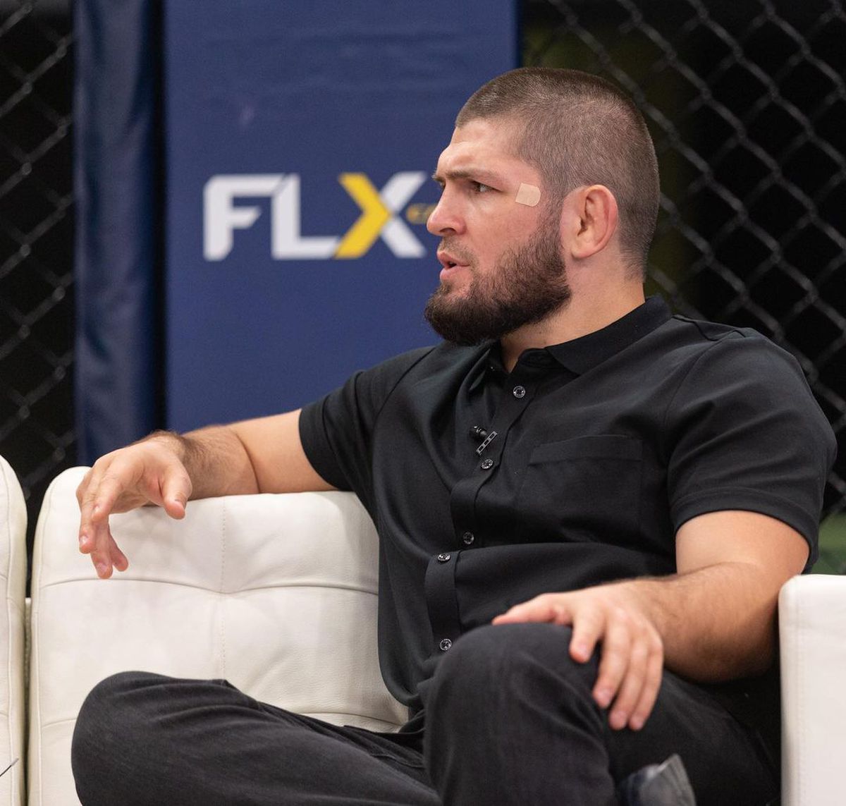 Khabib Nurmagomedov ademenit cu o ofertă uriașă: „E greu să refuzi”