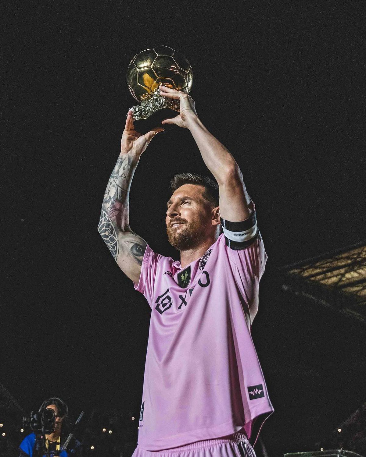 „Noapte de aur” » Lionel Messi le-a prezentat fanilor lui Inter Miami Balonul de Aur: „La anul vom lupta pentru titlu”