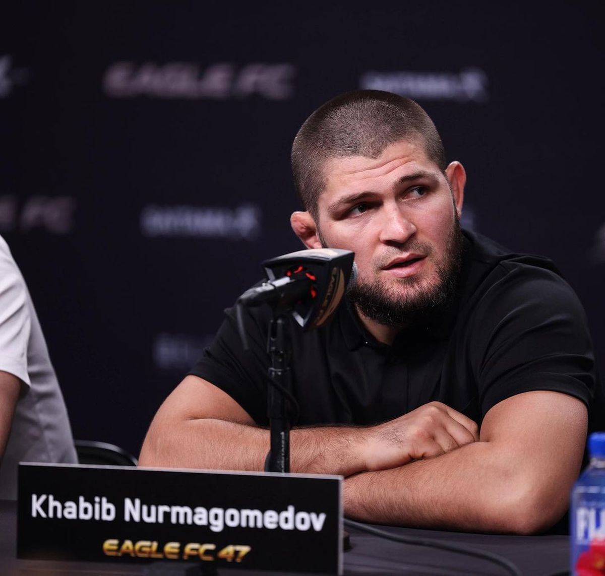 Khabib Nurmagomedov ademenit cu o ofertă uriașă: „E greu să refuzi”