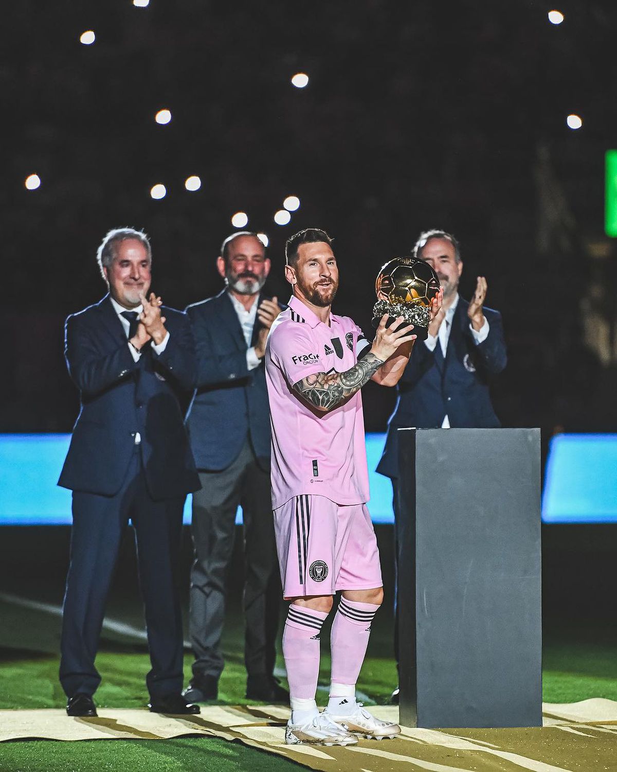 Lionel Messi a prezentat Balonul de Aur fanilor lui Inter Miami