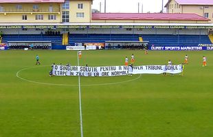 Protest în fotbalul românesc! Jucătorii Stelei n-au mai rezistat și au intrat pe teren cu un banner categoric