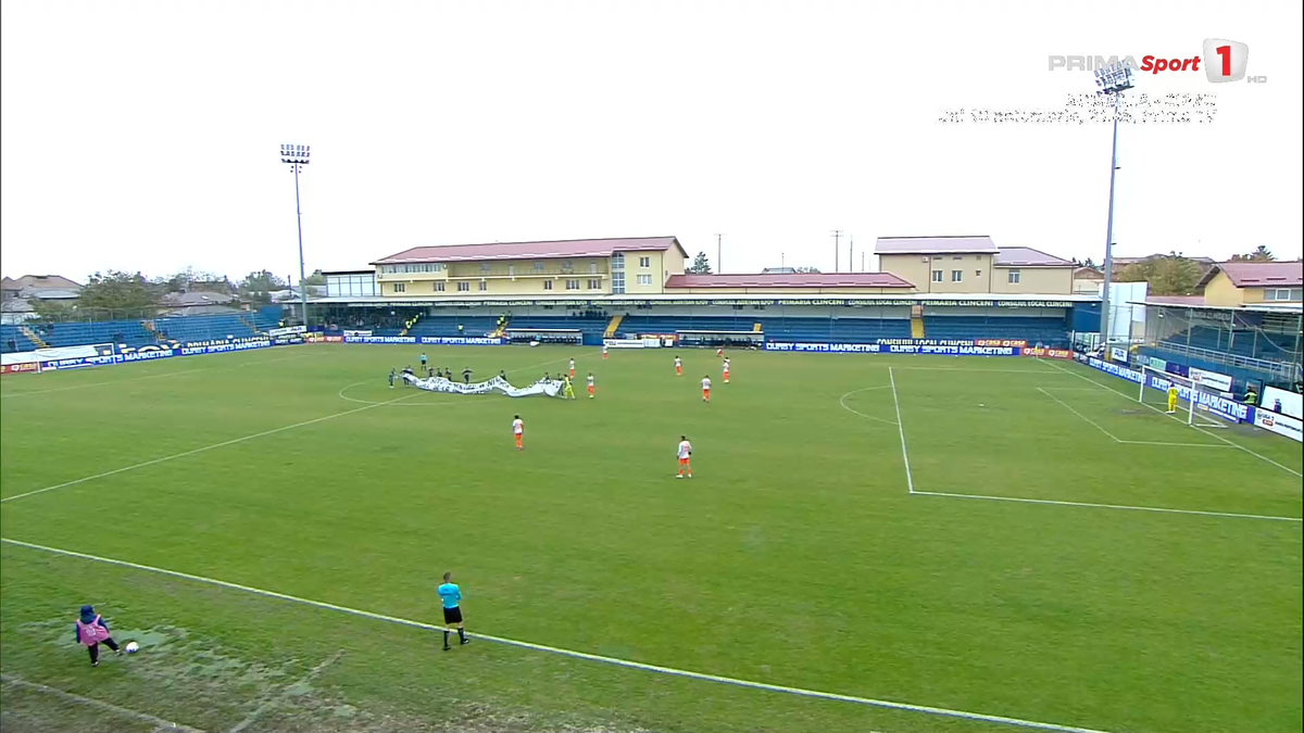 Protest în fotbalul românesc! Jucătorii Stelei n-au mai rezistat și au intrat pe teren cu un banner categoric