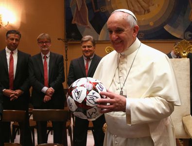 Papa Francisc a murit la vârsta de 88 de ani » Era fanul echipei cu cea mai tare galerie din lume