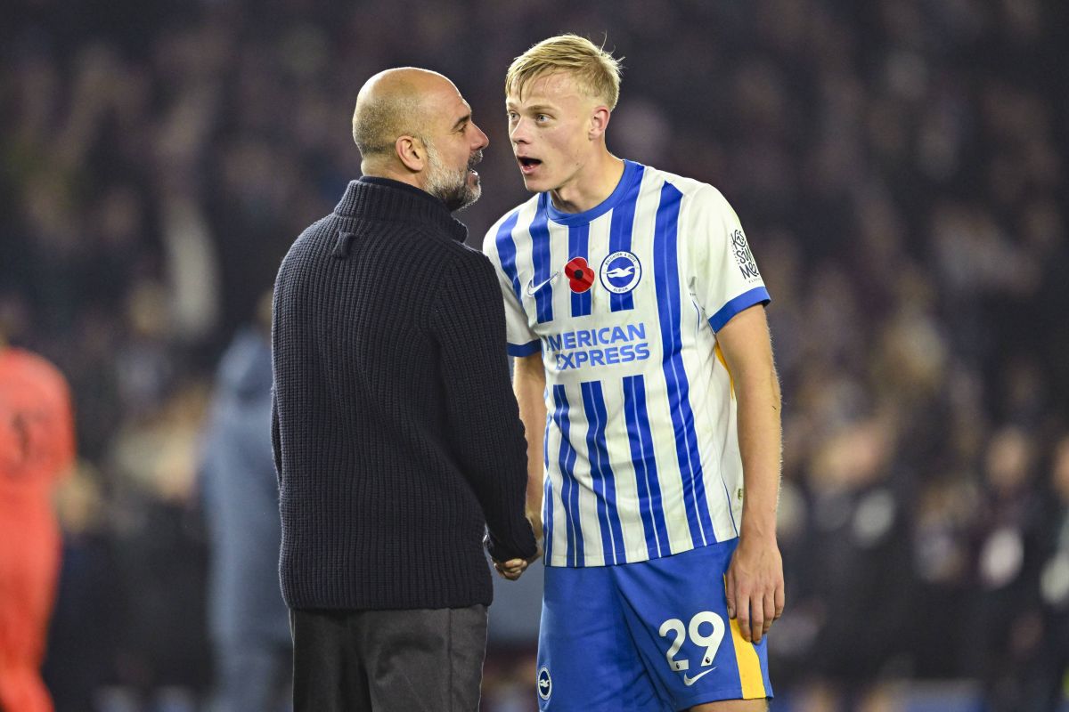 Pep Guardiola, dialog cu Jan Paul van Hecke după Brighton - Manchester City