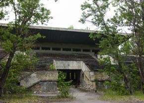 Stadionul din Pripyat, de lângă Cernobîl, a oferit imaginile anului 2024: ce a crescut în locul gazonului, la 38 de ani de la dezastru