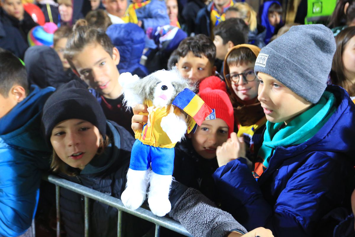 Întâlnirea jucătorilor echipei naţionale cu suporterii, 11 noiembrie 2024