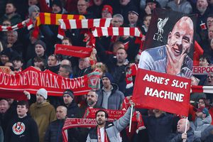 Cum a renunțat Slot la „rock and roll”-ul lui Klopp și a adus Liverpool pe primul loc peste tot