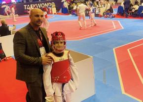Suspendare de 6 luni pentru un antrenor de taekwondo după ce și-a pălmuit fiica: „Nimeni nu o poate iubi mai mult decât mine”