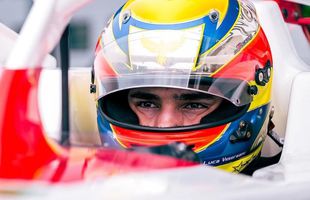 „Dacă ți-e frică, n-ai șanse!” » Povestea puștiului din România care „aleargă” cu 250 km/h la Imola sau Barcelona, cu speranța de Formula 1