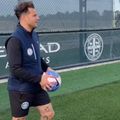 Alessandro Diamanti (41 de ani), fostul mijlocaș al celor de la Fiorentina, Bologna și Palermo în Serie A, a făcut senzație pe rețelele sociale, prin „trick-ul” demonstrat live.