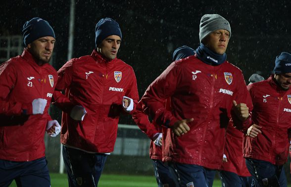 Mircea Lucescu a sunat adunarea la naționala României! Imagini din ploaie de la primul antrenament al tricolorilor