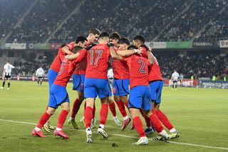 Schimbări masive în defensiva FCSB » Noua inovație a lui Gigi Becali pentru următorul meci și ce spune precedentul