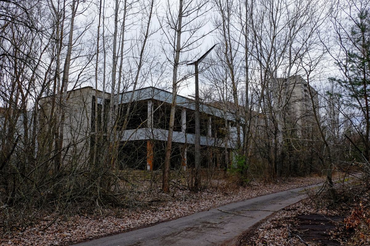 Imagini ca din filmele de groază la stadionul-fantomă din Pripyat, la 40 de ani de la dezastrul nuclear de la Cernobîl