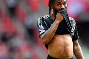 Raheem Sterling a fost jefuit din nou! » Hoții mascați care i-au spart casa credeau că el are meci cu Chelsea