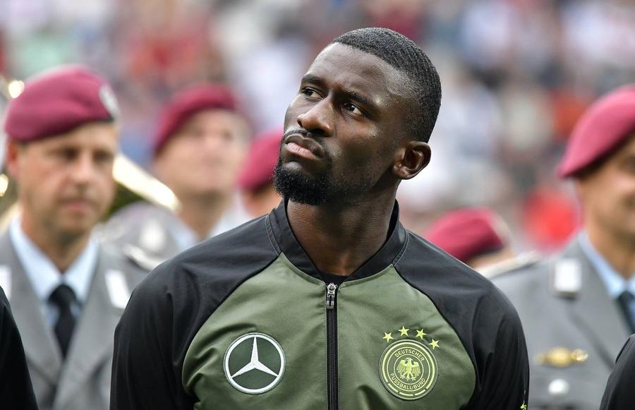 Antonio Rudiger (32 de ani) a fost integralist în meciul amical Franța - Germania 2-0 de pe 13 noiembrie 2015 / Foto: Imago Doi jucători din Curacao se bat pe tricoul lui Rudiger: „Dacă n-o să joace, mă voi duce la banca lui după meci”