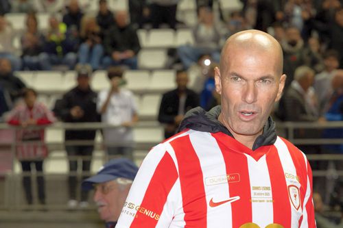 Zinedine Zidane, gata să se întoarcă pe banca tehnică // foto: Imago