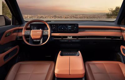 Mașina care „sperie copiii de la o stradă distanță” va fi lansată la finalul lunii! Au apărut primele imagini