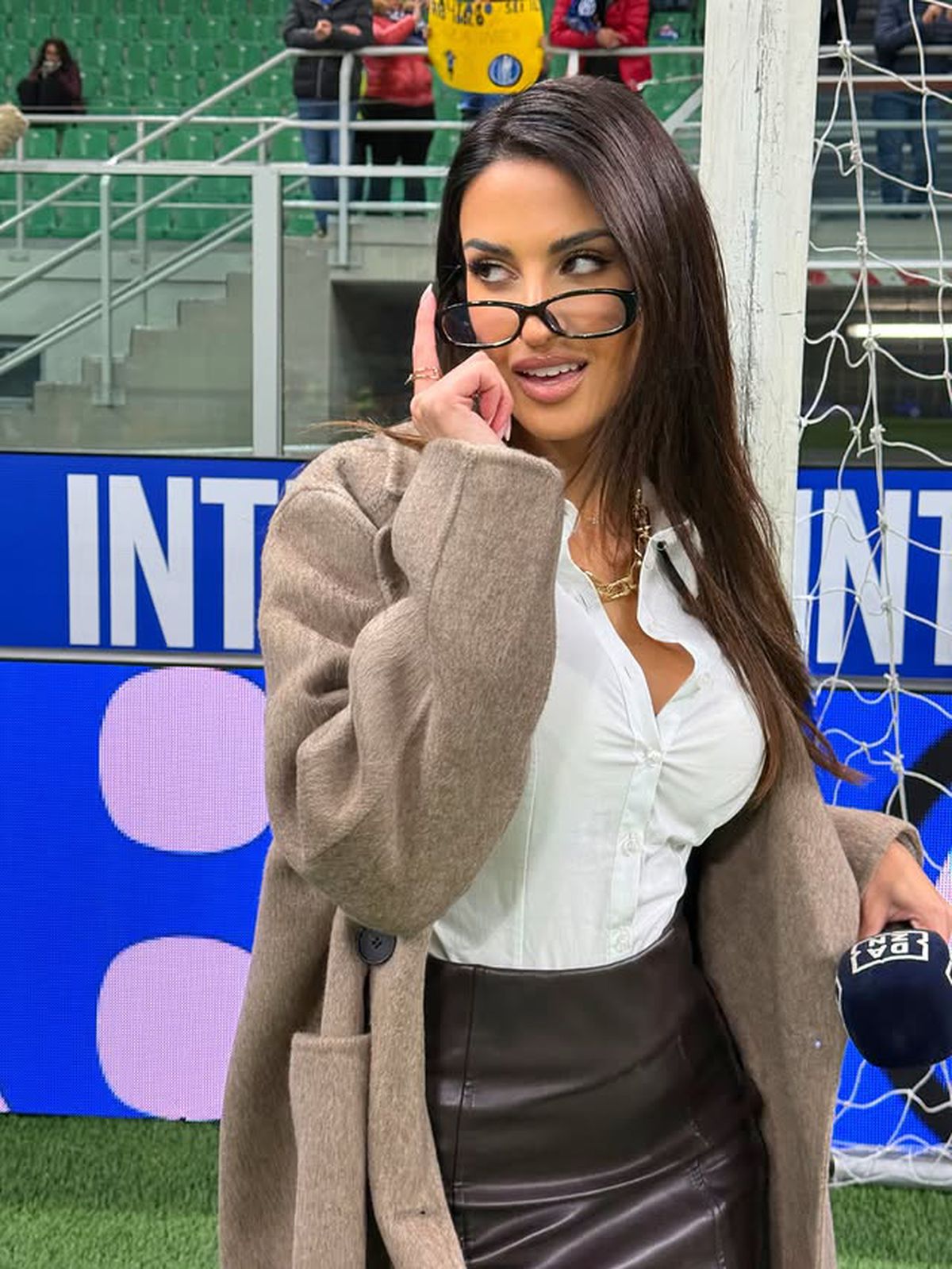 A stat la câțiva metri de Cristi Chivu și a înnebunit pe toată lumea: „M-am simțit profesoară azi”