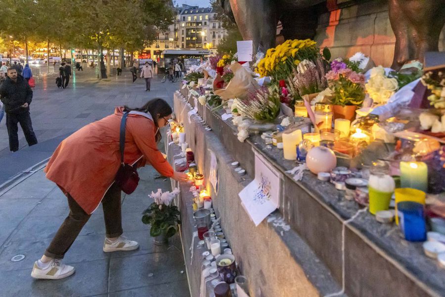 Așa arăta Place de Republique după atentatele sângeroase care au lovit Parisul pe 13 noiembrie 2015 / Foto: Imago Antonio Rudiger e încă marcat de atentatele din 2015 de la Paris: „A fost un șoc enorm! N-am închis un ochi”
