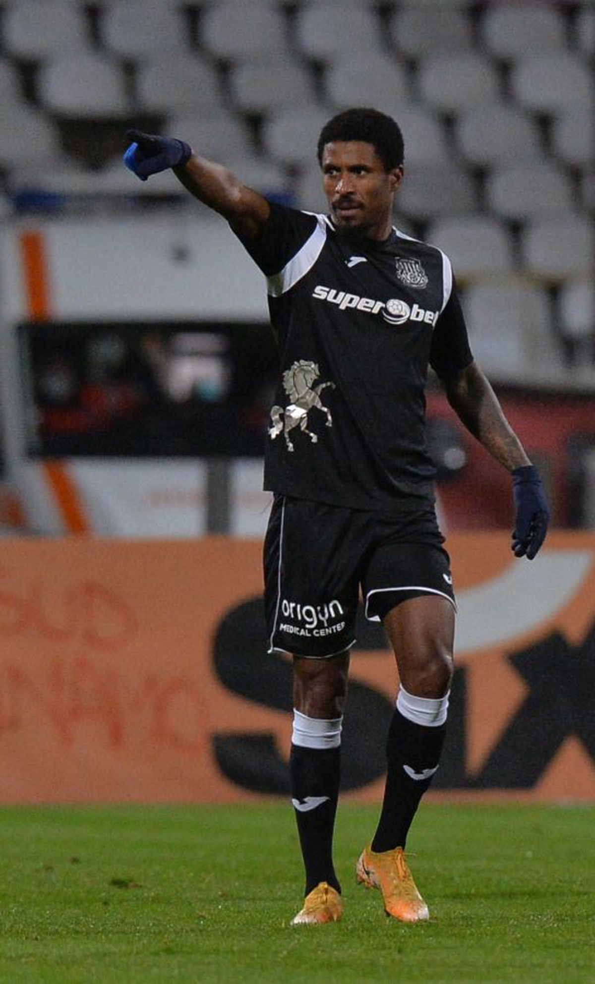 EXCLUSIV El e bomba de la Dinamo! Jucătorul pentru care Contra a insistat nu renunță la bani și poate băga clubul în faliment