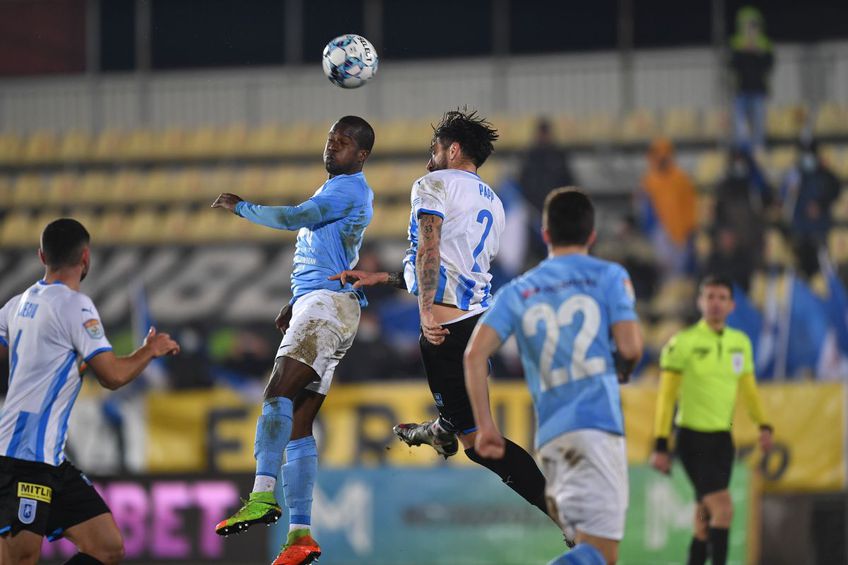 FC Voluntari - CSU Craiova 1-1 | Paul Papp (32 de ani, fundaș central) și Bogdan Vătăjelu (28, fundaș stânga) conștientizează criza prin care trec oltenii, fără victorie de 5 etape în Liga 1.