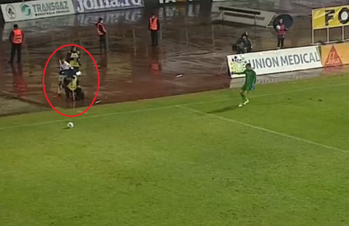 Faza zilei în Liga 1 » Olaru a început să râdă în timpul meciului