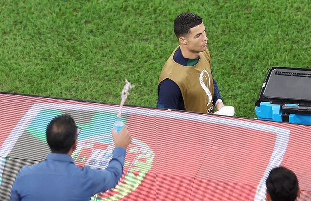 Scos din stadion, după ce l-a luat la țintă pe Cristiano Ronaldo! Incident înainte de Maroc - Portugalia