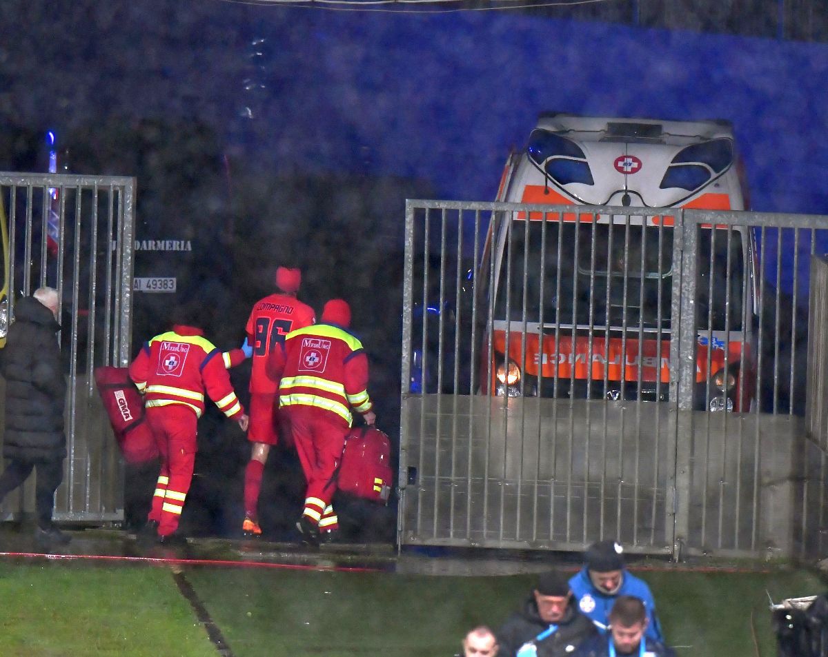 Ghinion teribil pentru FCSB: două pierderi uriașe după doar 7 minute » Compagno și Olaru, schimbați și duși la spital după o ciocnire violentă!