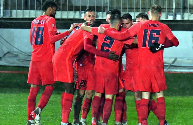 Chindia Târgoviște - FCSB 0-2. Ploaie și belșug » Roș-albaștrii câștigă în „mocirla” de la Ploiești și urcă pe podium! Cronica