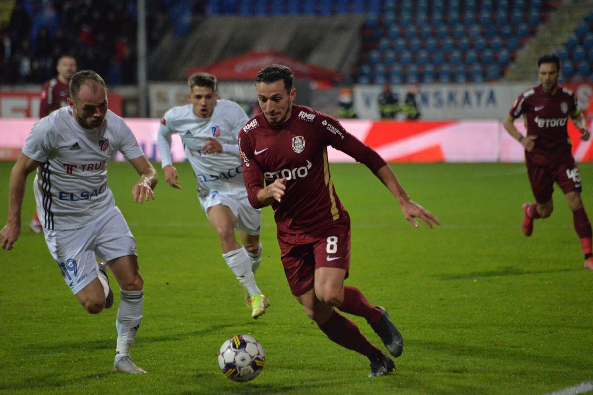 Petrescu acuză arbitrajul! Faza incriminată cu 31 de secunde înainte de egalare: „A fost clar! Trebuia să intervină VAR-ul!”