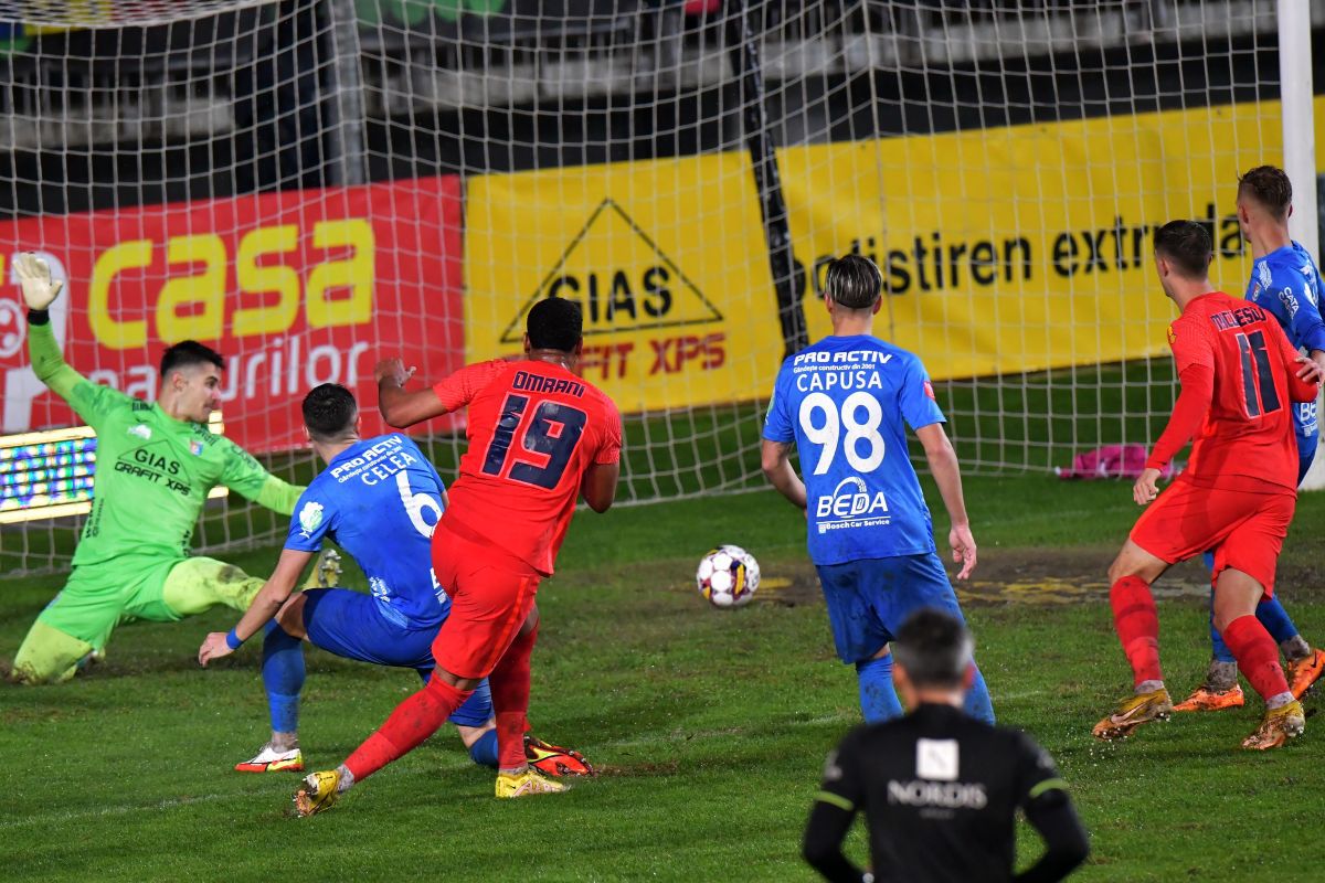 În sfârșit, Omrani! Francezul a marcat primul gol pentru FCSB + prima reușită după UN AN de așteptare