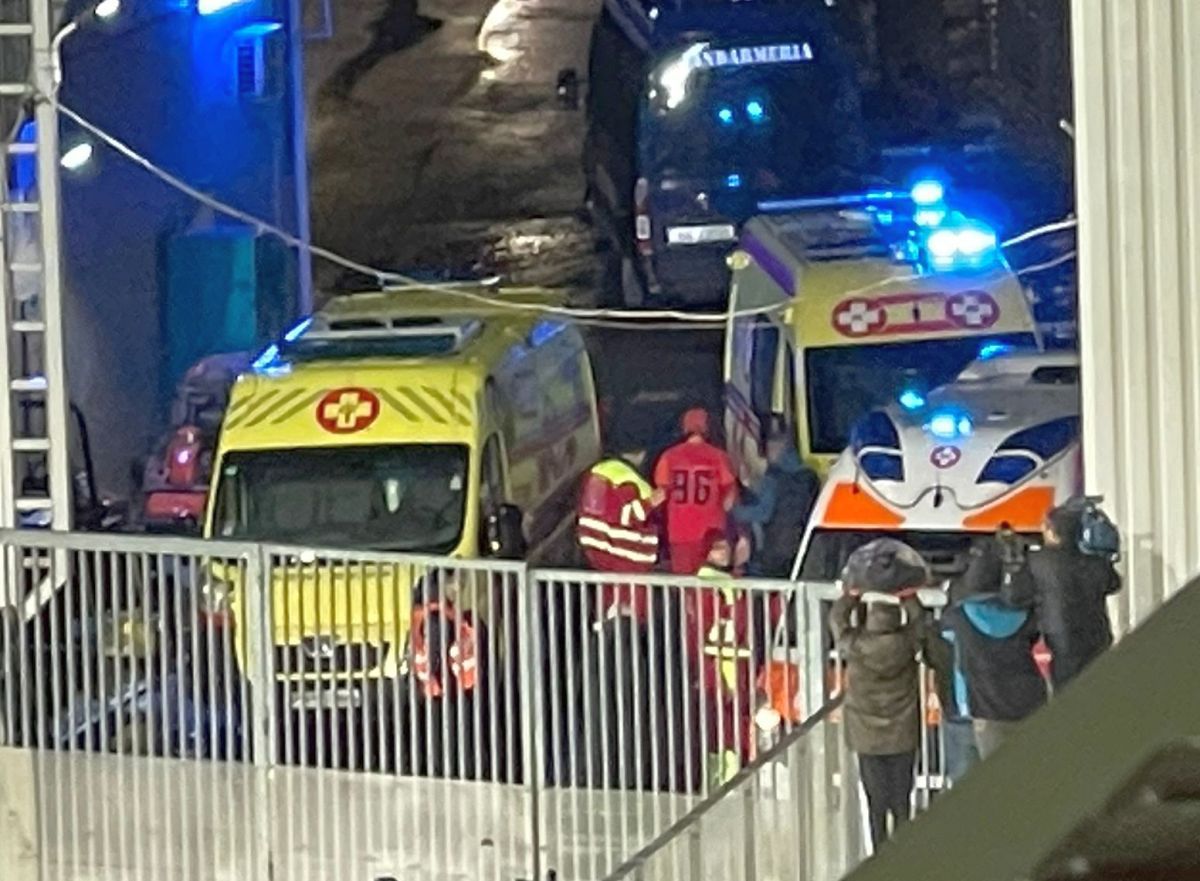 Ghinion teribil pentru FCSB: două pierderi uriașe după doar 7 minute » Compagno și Olaru, schimbați și duși la spital după o ciocnire violentă!