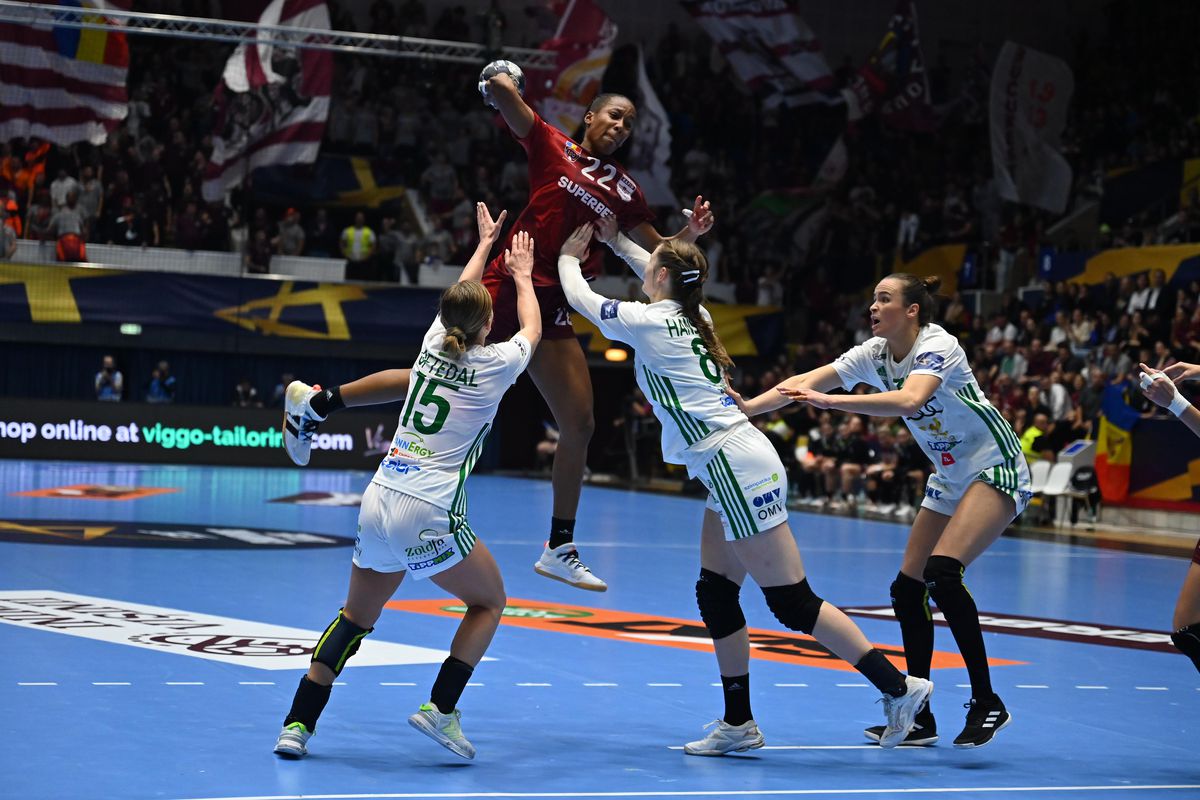 Ce victorie la București! Rapid o învinge pe Gyor, de 5 ori campioana Europei, și are avantaj la „directe”!