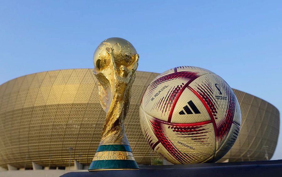 „Al Hilm”, mingea cu care se vor juca ultimele 4 meciuri de la Campionatul Mondial // sursă foto: fifa.com Schimbare majoră înainte de semifinalele Campionatului Mondial: începe „Visul”