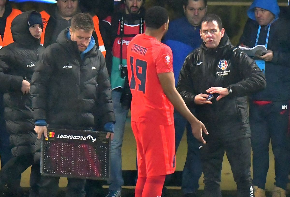 Scene penibile cu antrenorul FCSB: cum a apărut Pintilii în timpul meciului cu Chindia