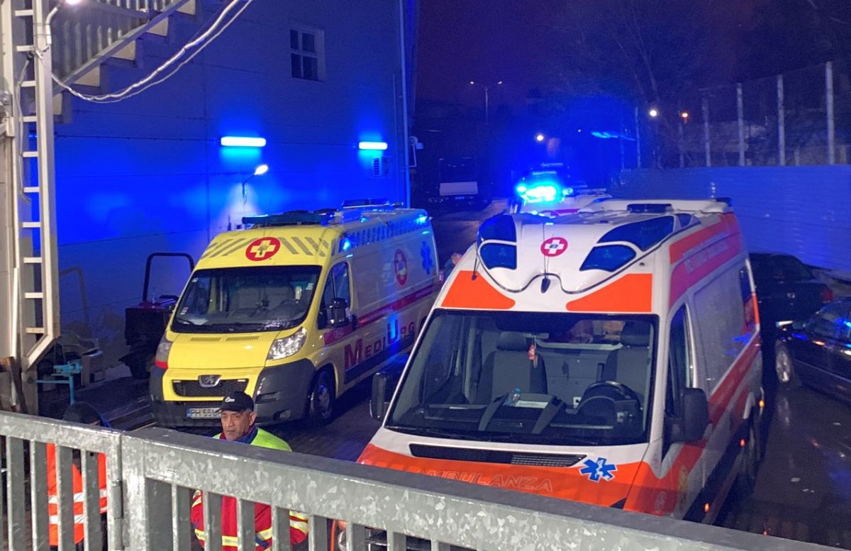 Ghinion teribil pentru FCSB: două pierderi uriașe după doar 7 minute » Compagno și Olaru, schimbați și duși la spital după o ciocnire violentă!