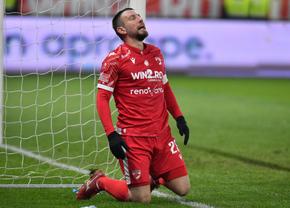 Fanii lui Dinamo, furioși după eșecul cu U Cluj » Ce le-au făcut jucătorilor după meci + au primit doi rivali în peluză