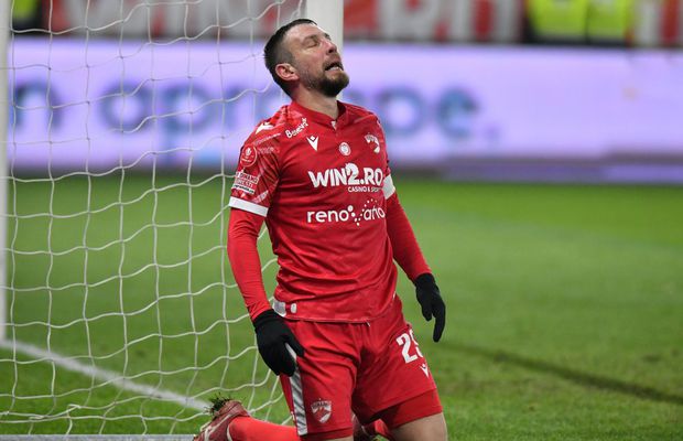 Fanii lui Dinamo, furioși după eșecul cu U Cluj » Ce le-au făcut jucătorilor după meci + au primit doi rivali în peluză