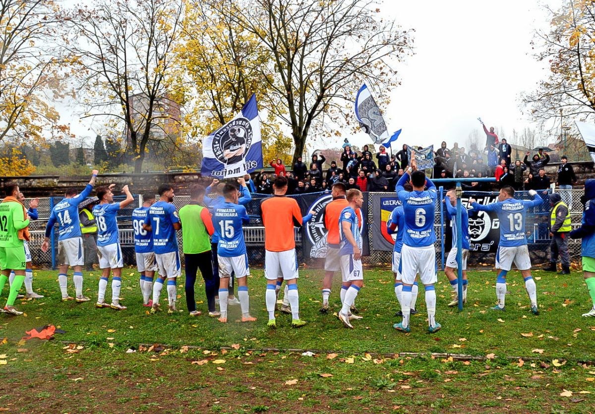 Corvinul 2.0, renașterea unui mit » Cum a reapărut Hunedoara pe harta fotbalului românesc: „Se pot face lucruri frumoase și cu bani puțini”. Urmează stadion nou + marele vis